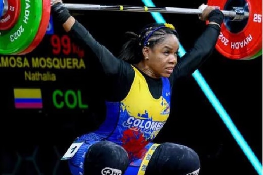 Colombiana es campeona de pesas en Arabia Saudita